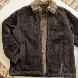 RC Comstock Expeditions Mens Medium leather/suede coat, faux fur lined.